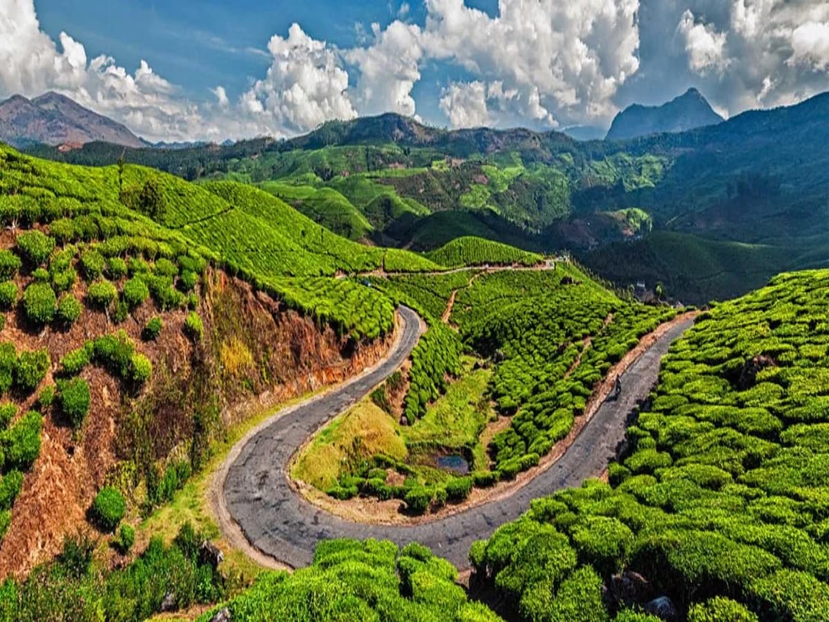 Munnar Thekkady and Alleppey Kerala route